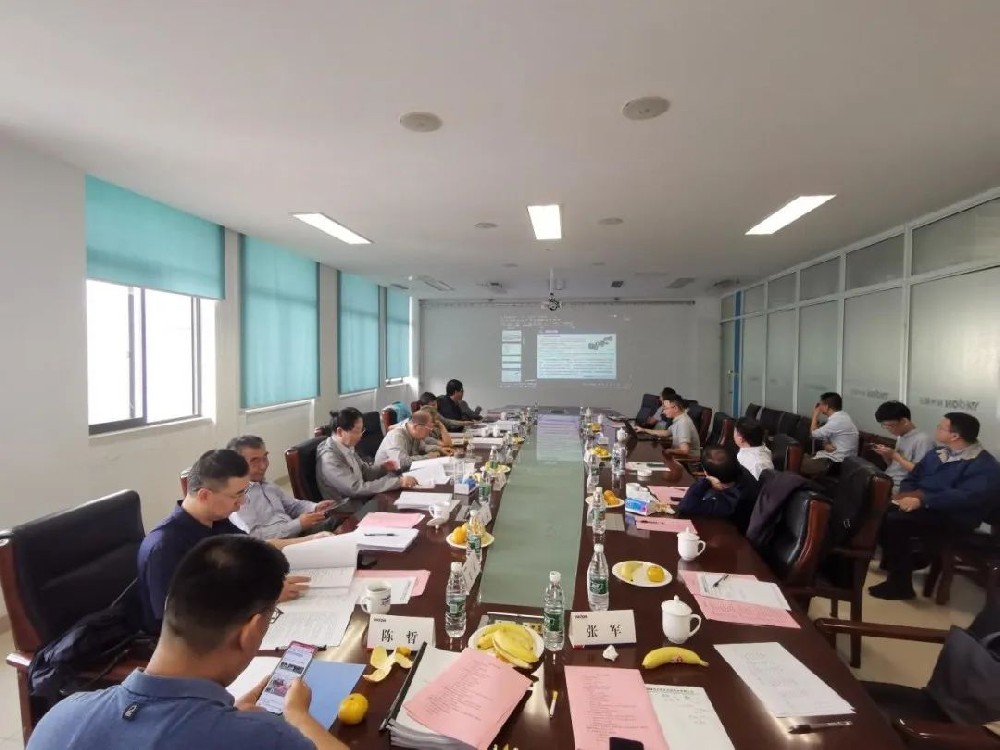 揚(yáng)鍛公司2022年市級關(guān)鍵核心技術(shù)攻關(guān)趕超項(xiàng)目順利通過驗(yàn)收，項(xiàng)目“YSH系列單動力雙邊驅(qū)動四連桿精密智能數(shù)控高速壓力機(jī)